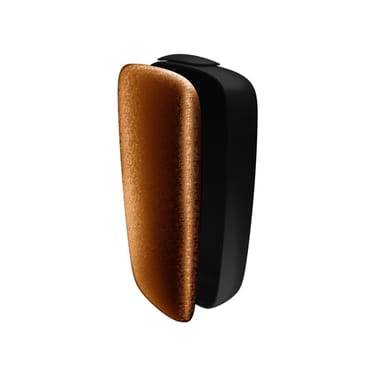 Ploom X přední panel v barvě Nutshell Shimmer - pohled z boční strany