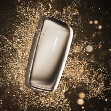 Ploom X Advanced gold - umělecký záběr - pohled zepředu