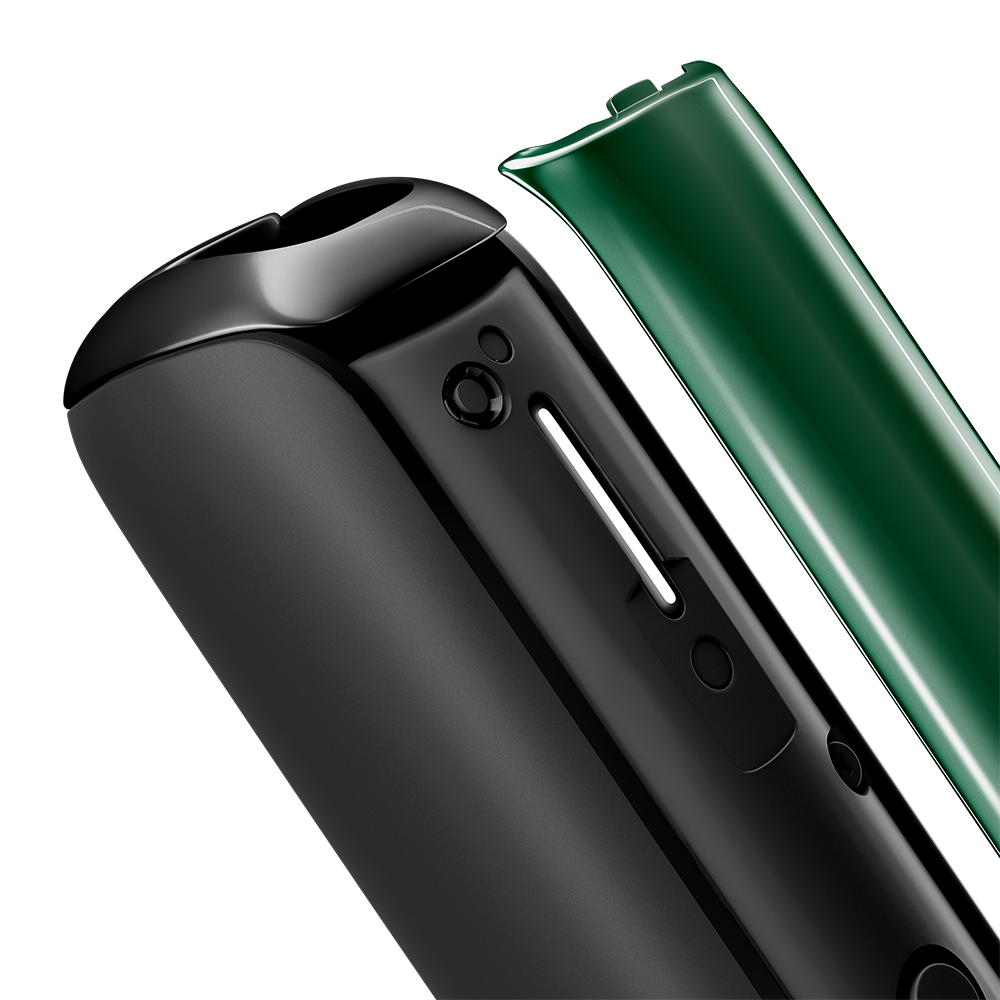 Detailní pohled na přední panel Ploom AURA Amazon Green, oddělený od zařízení